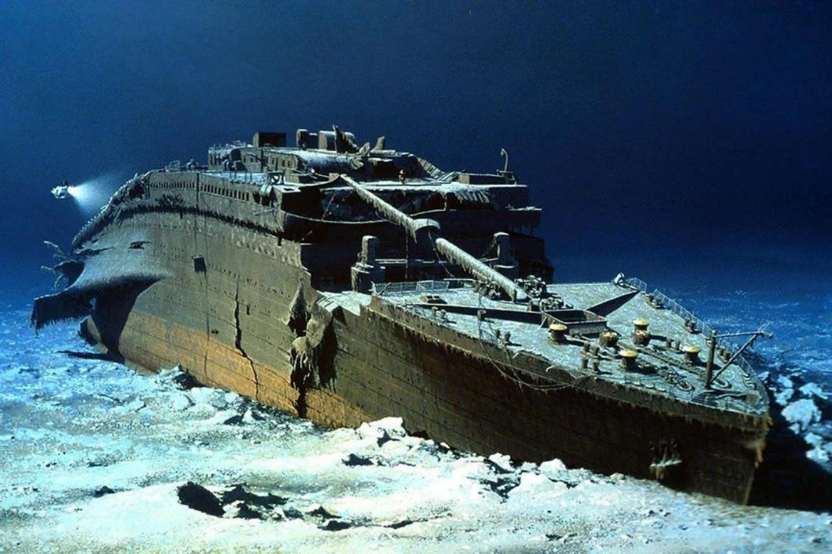 The Titanic disaster in a nutshell. Where is the wreckage of RMS Titanic located? - Scroll