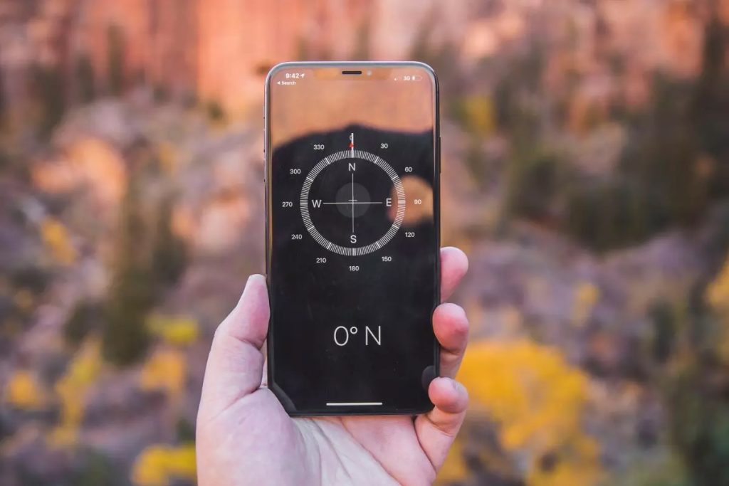 compass online on smartphone